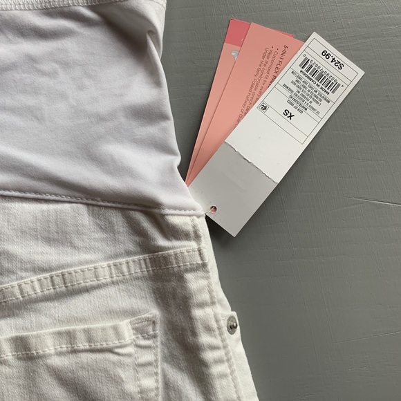 NWT Liz Lange Maternity White Jean Shorts Sz XS - Picture 2 of 6
